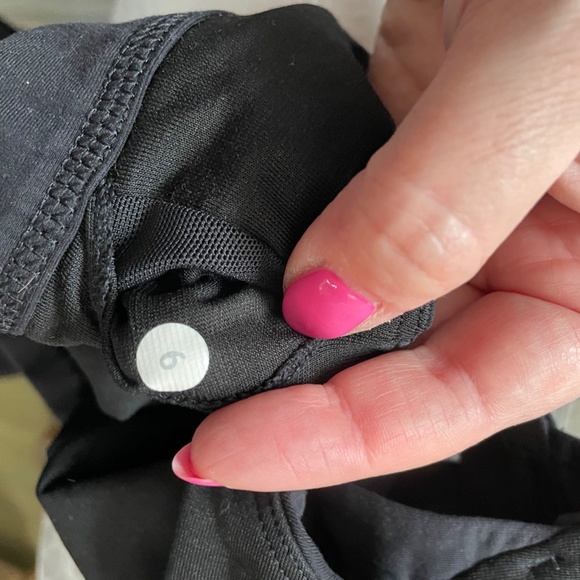 Lululemon Stuff your Run Bra - size 6 Black - Picture 4 of 4